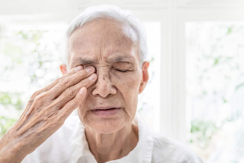 Quelles sont les causes de la DMLA ?